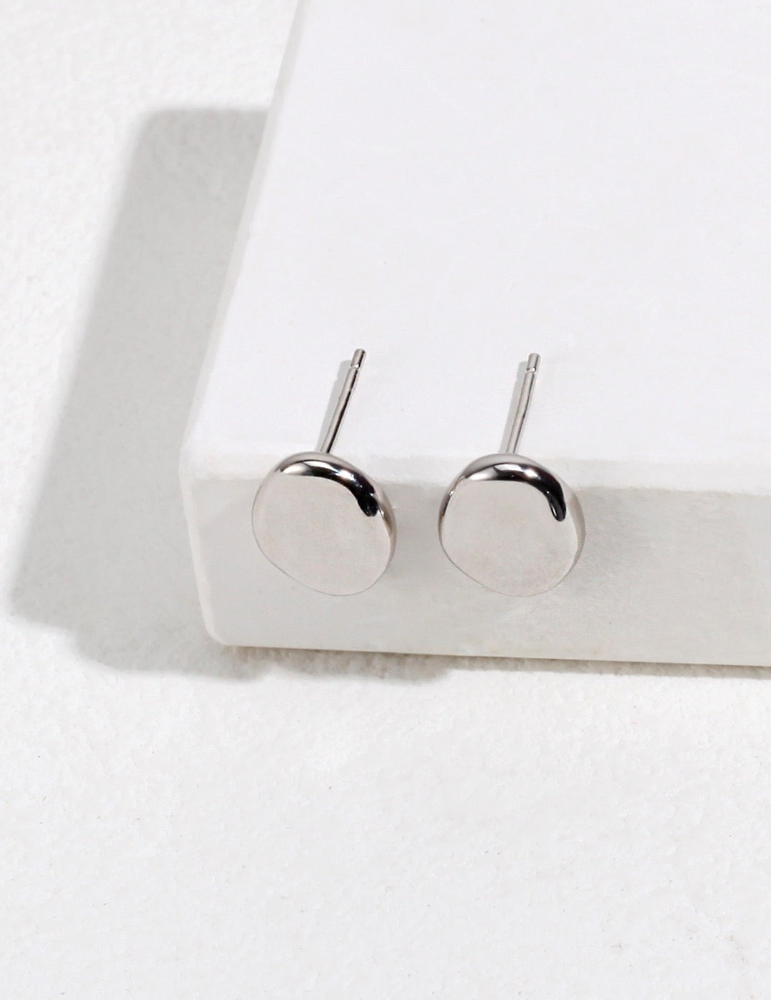 Minimalist Ear Studs - Pearlpetual