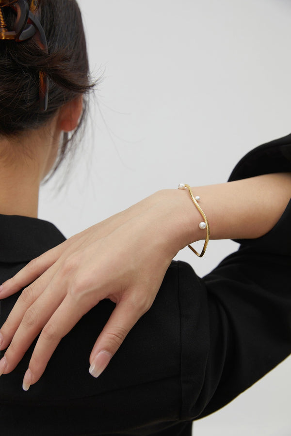 Minimalist Pearl Bangle - Pearlpetual