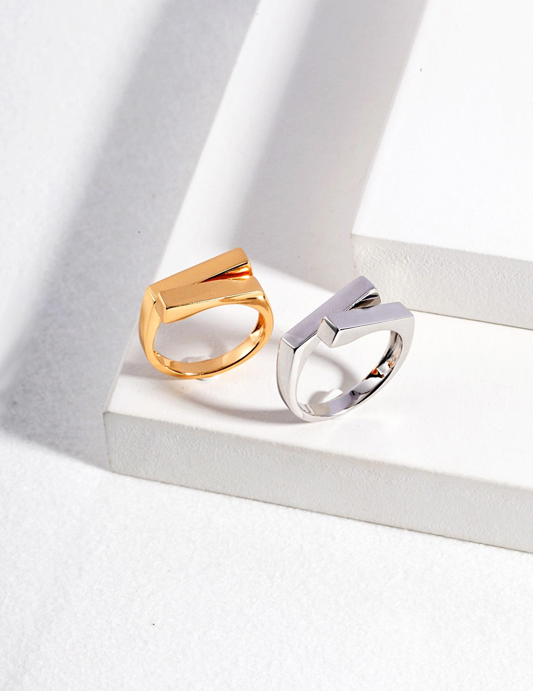 18k Gold Geometric Fusion Ring - Pearlpetual