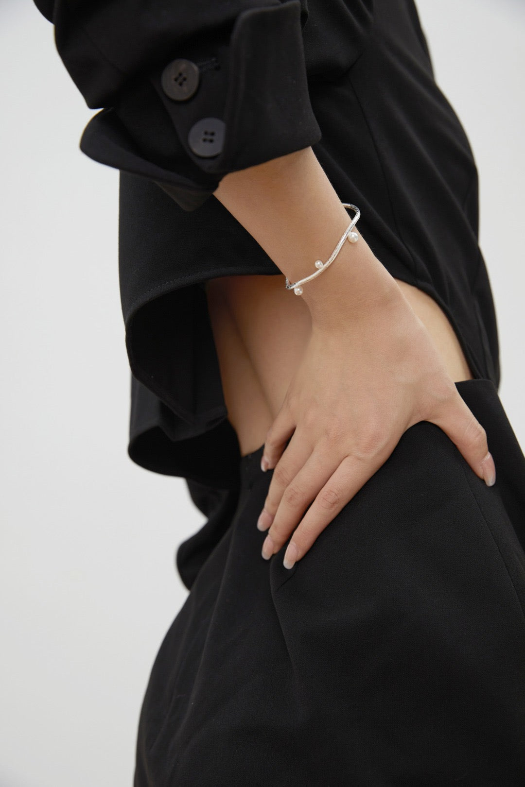 Minimalist Pearl Bangle - Pearlpetual