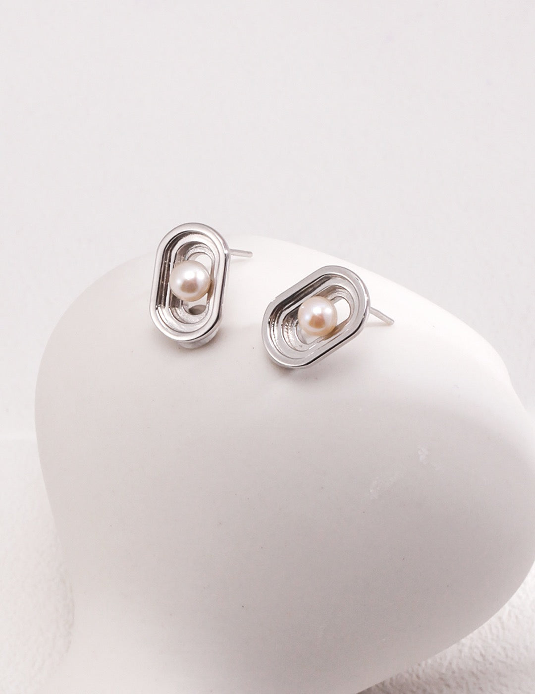 Oval Pearl Ear Studs - Pearlpetual