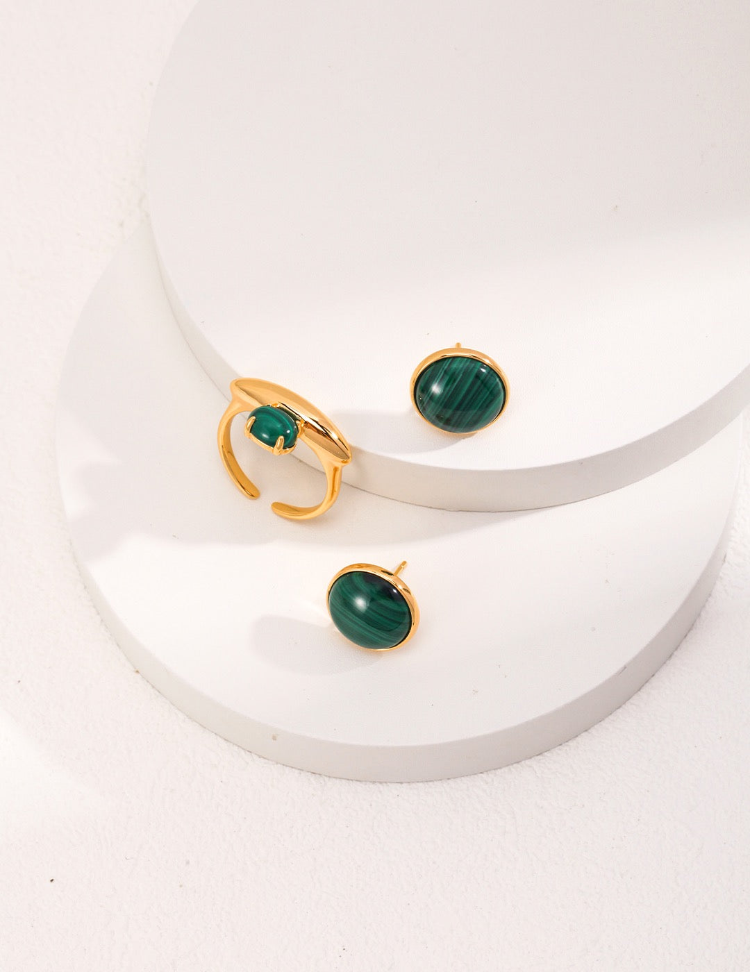 Round Malachite 18k Gold Ear Studs - Pearlpetual