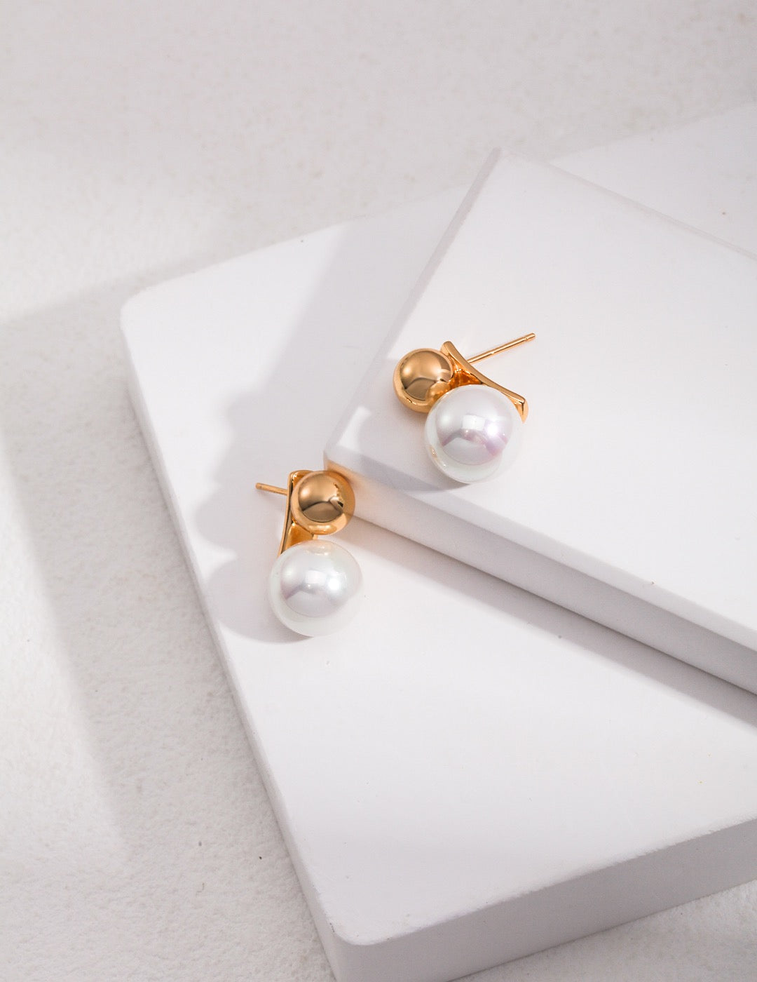 Shell Pearl Ear Studs - Pearlpetual