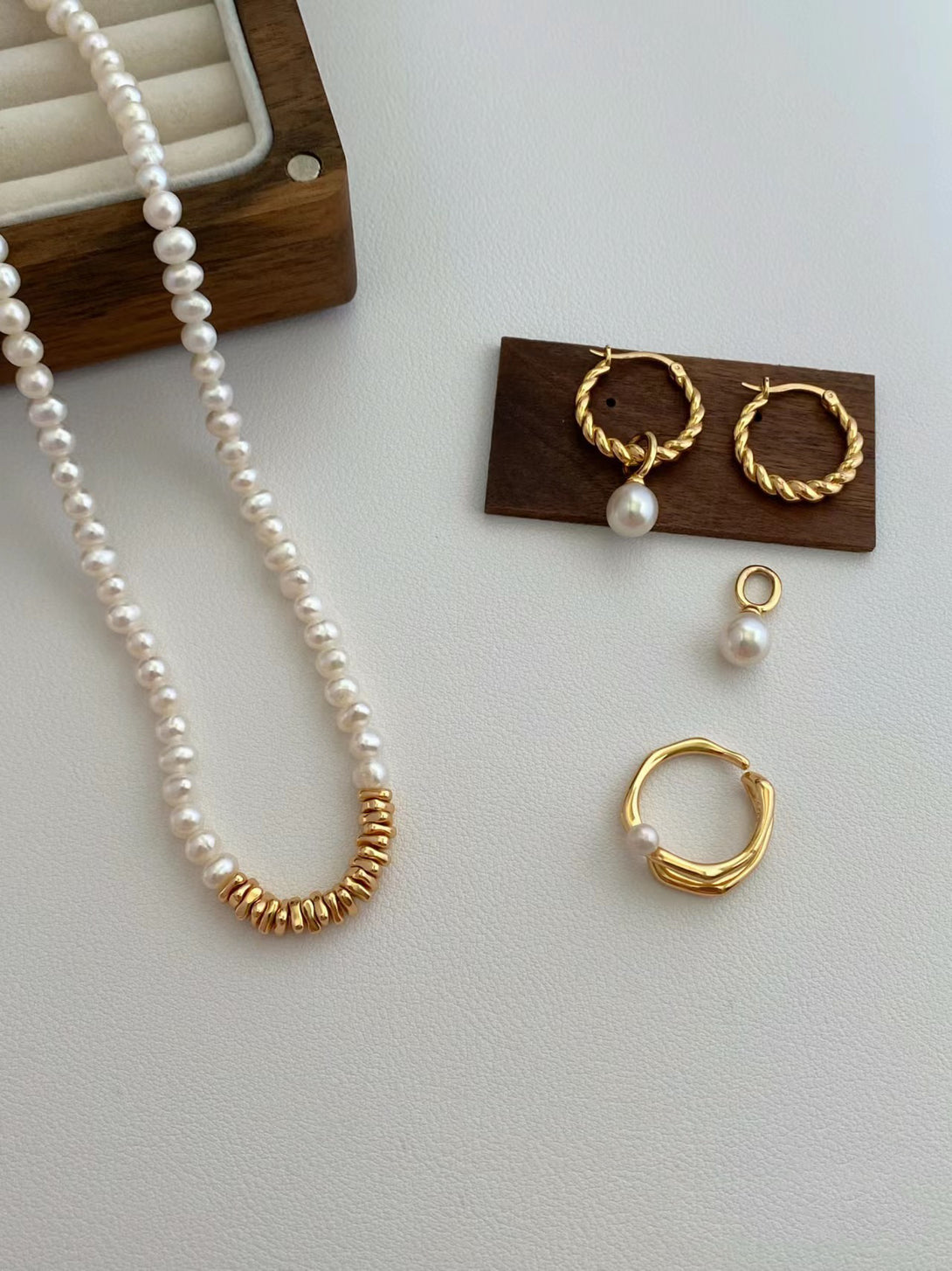 Amelia 18k Gold and Pearl Necklace - Pearlpetual