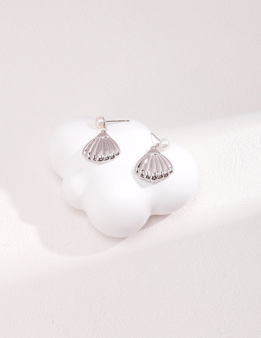 Shell-shaped Pearl Earrings - Pearlpetual