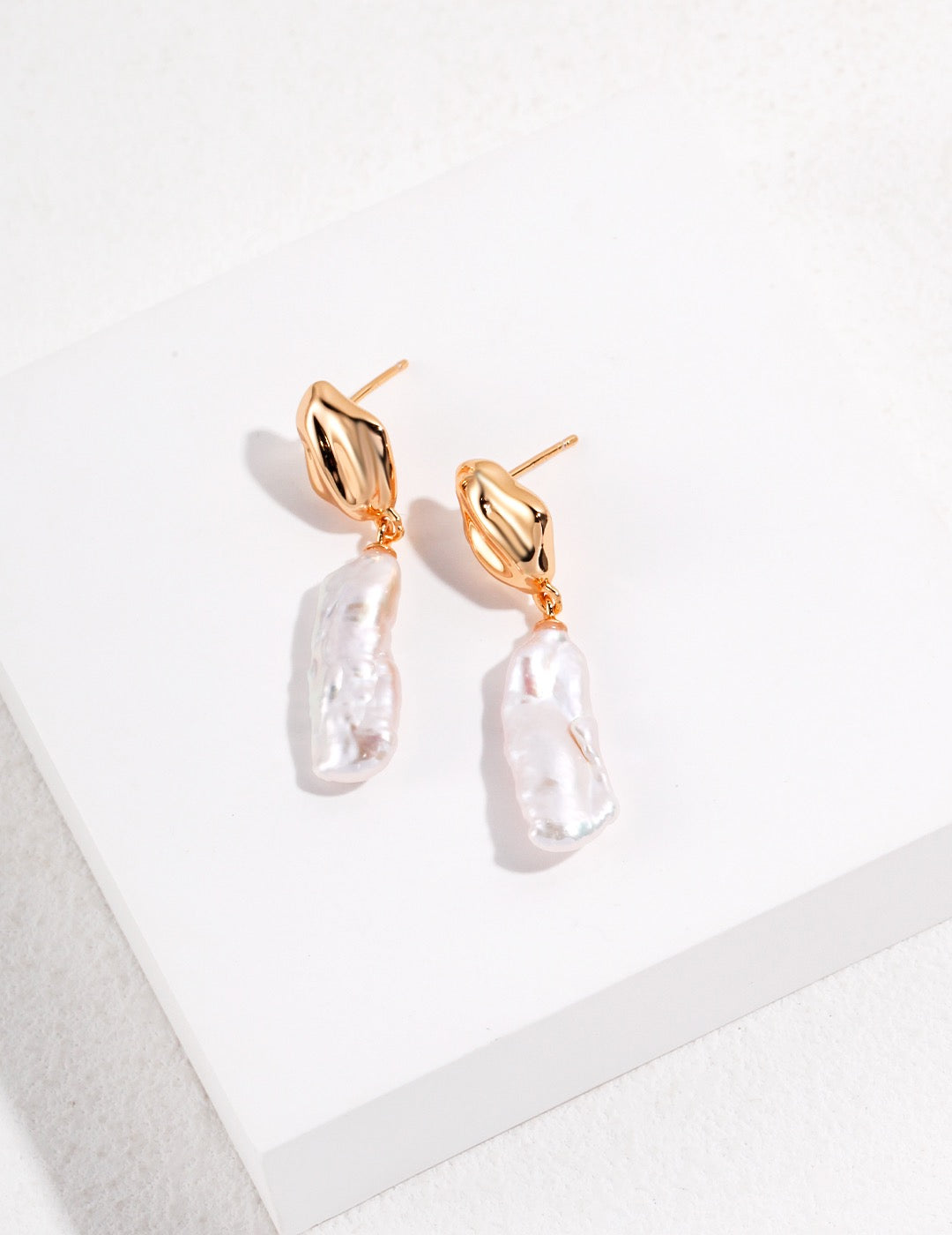 Radiance 18k Gold Baroque Pearl Earrings - Pearlpetual