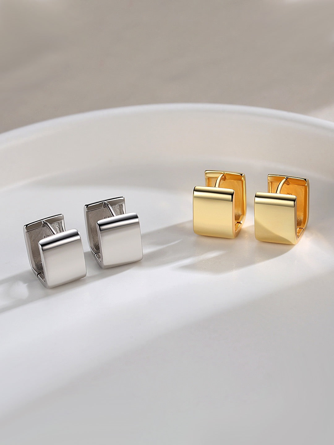 Petite Cube Earrings - Pearlpetual