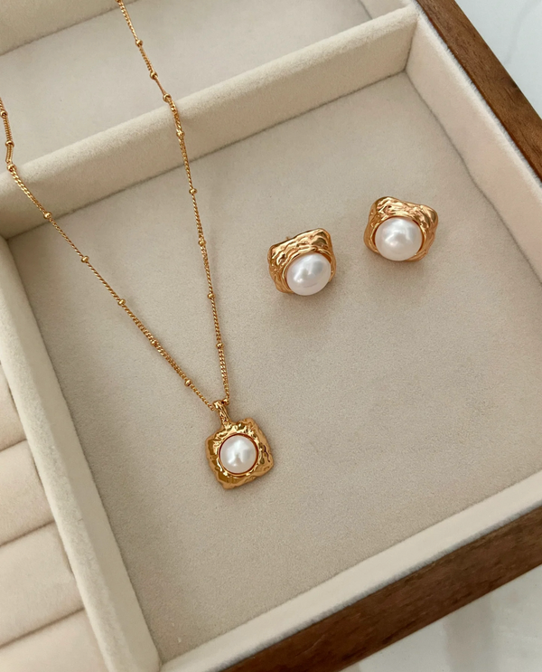 18k Gold Sugar Cube Pearl Necklace Set