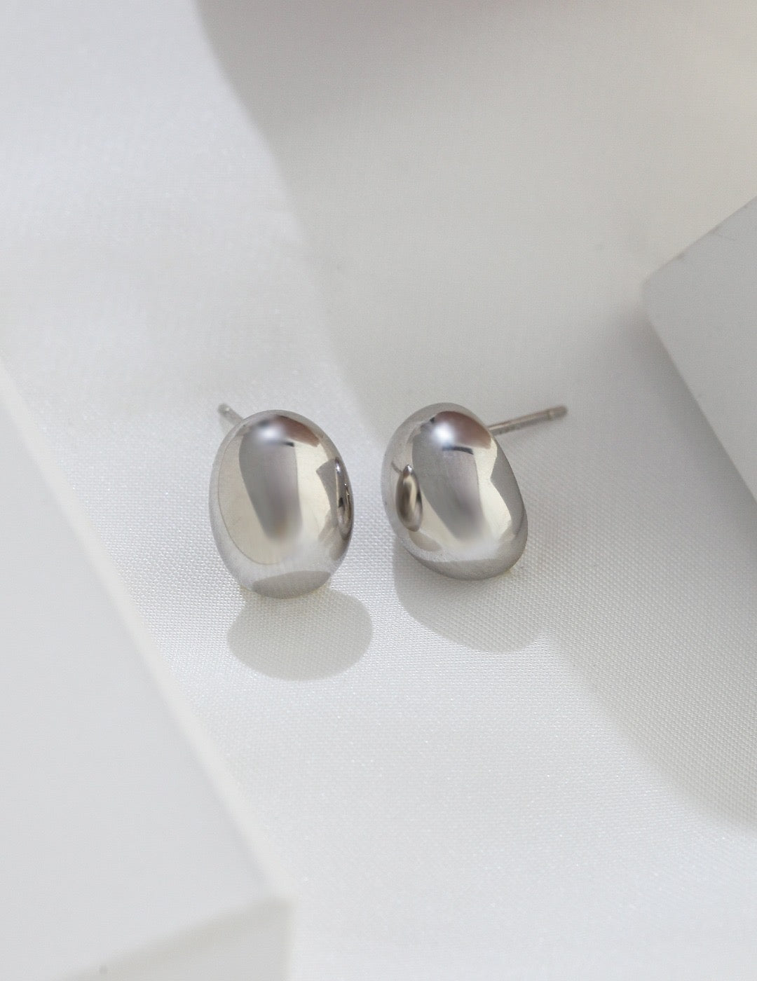 Oval Bead Ear Studs - Pearlpetual