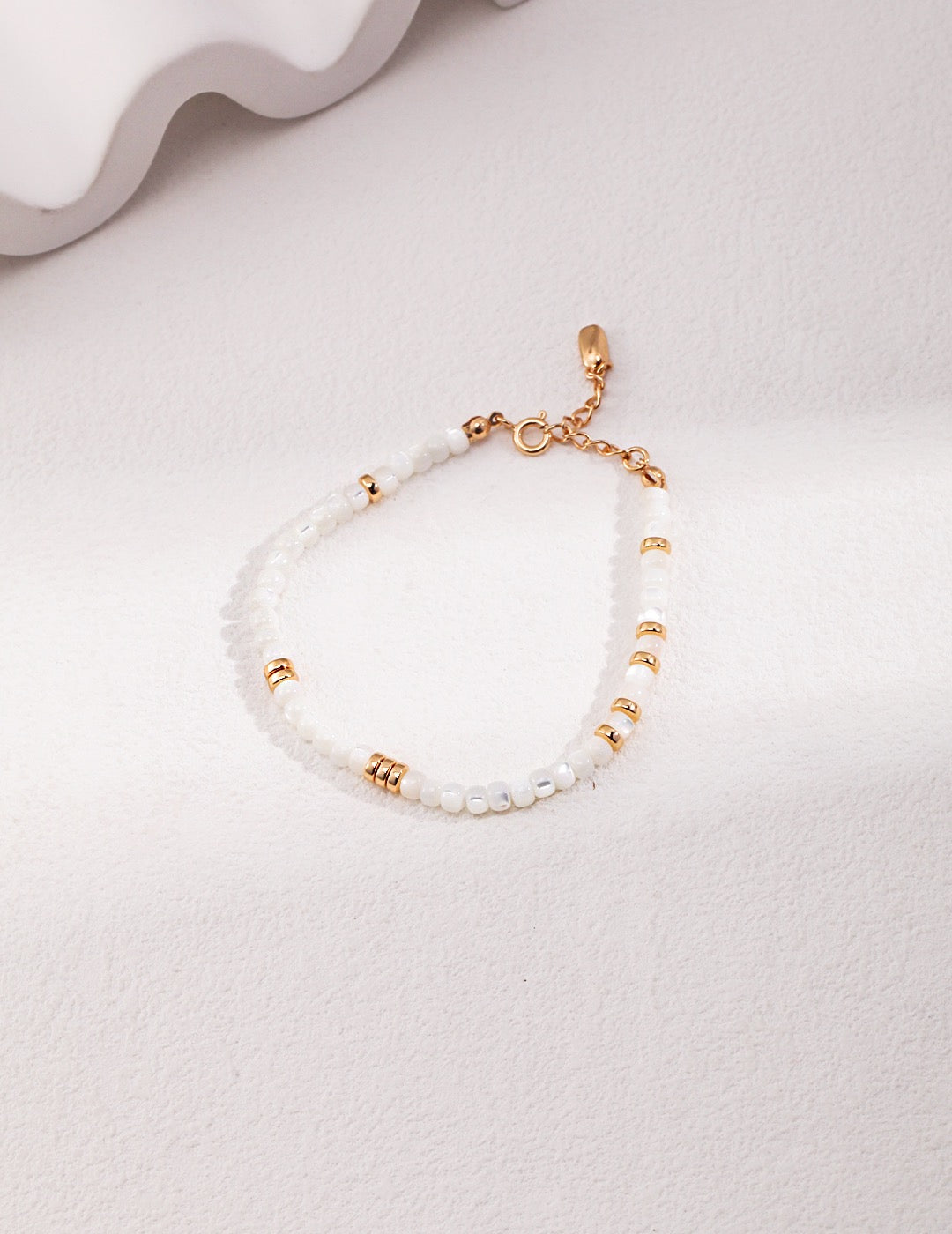 Ocean Breeze Conch Bracelet - Pearlpetual