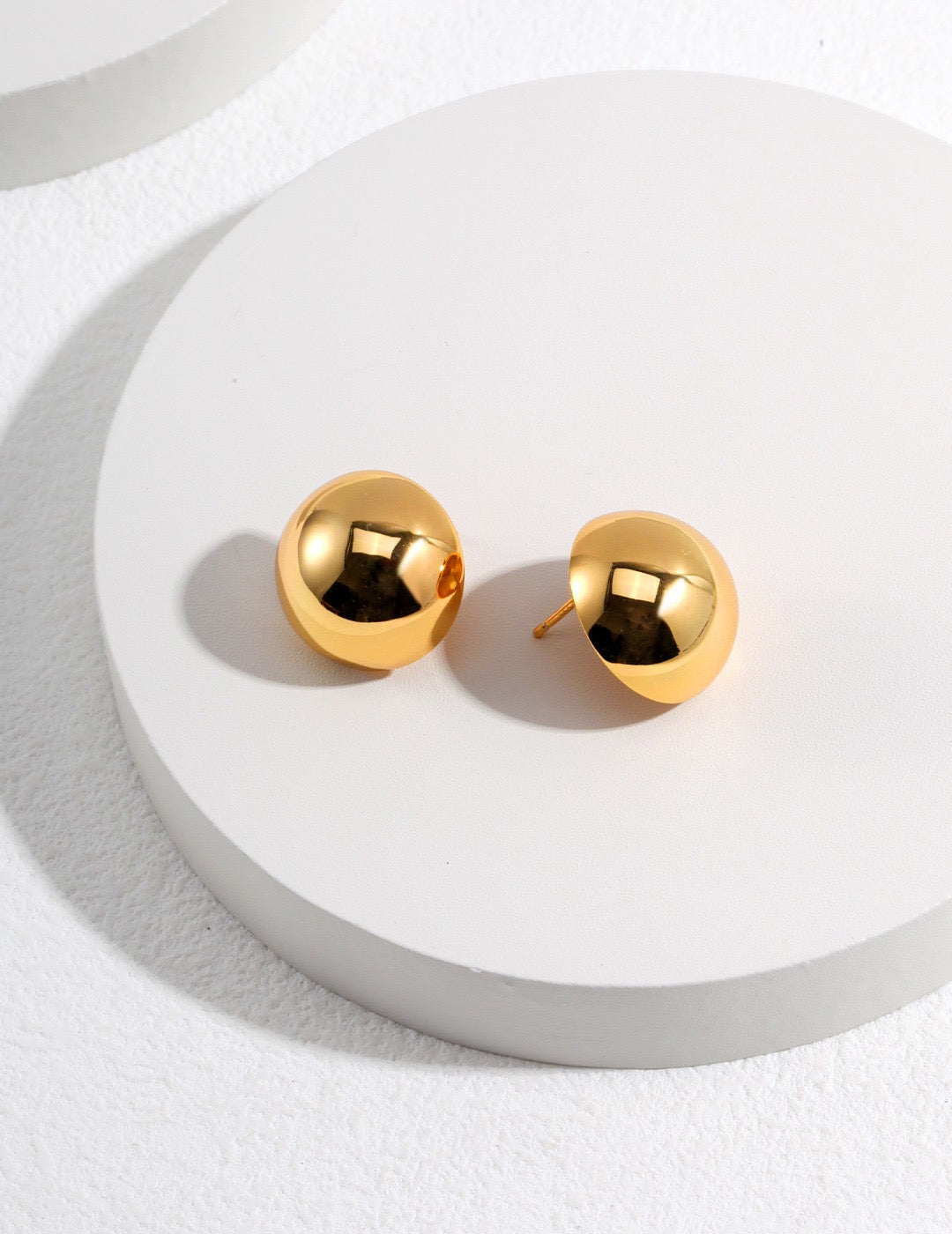 Shimmer Sphere Ear Studs - Pearlpetual