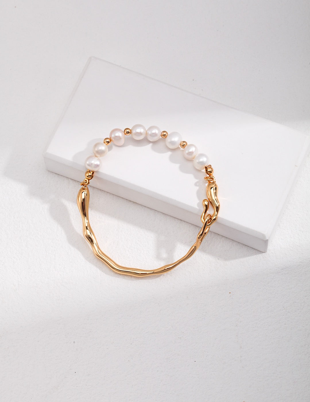 Modern Pearl Bangle - Pearlpetual