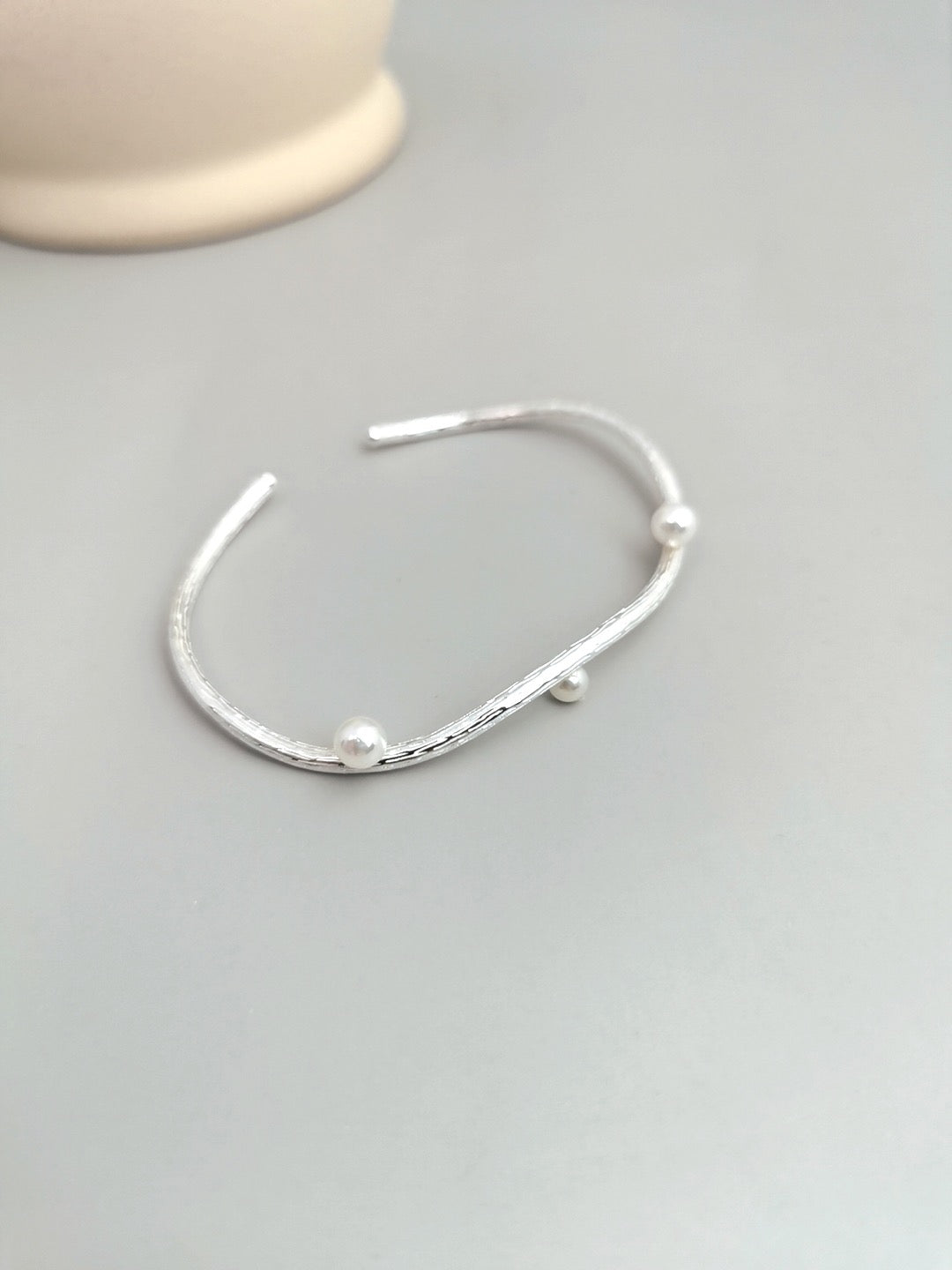 Minimalist Pearl Bangle - Pearlpetual