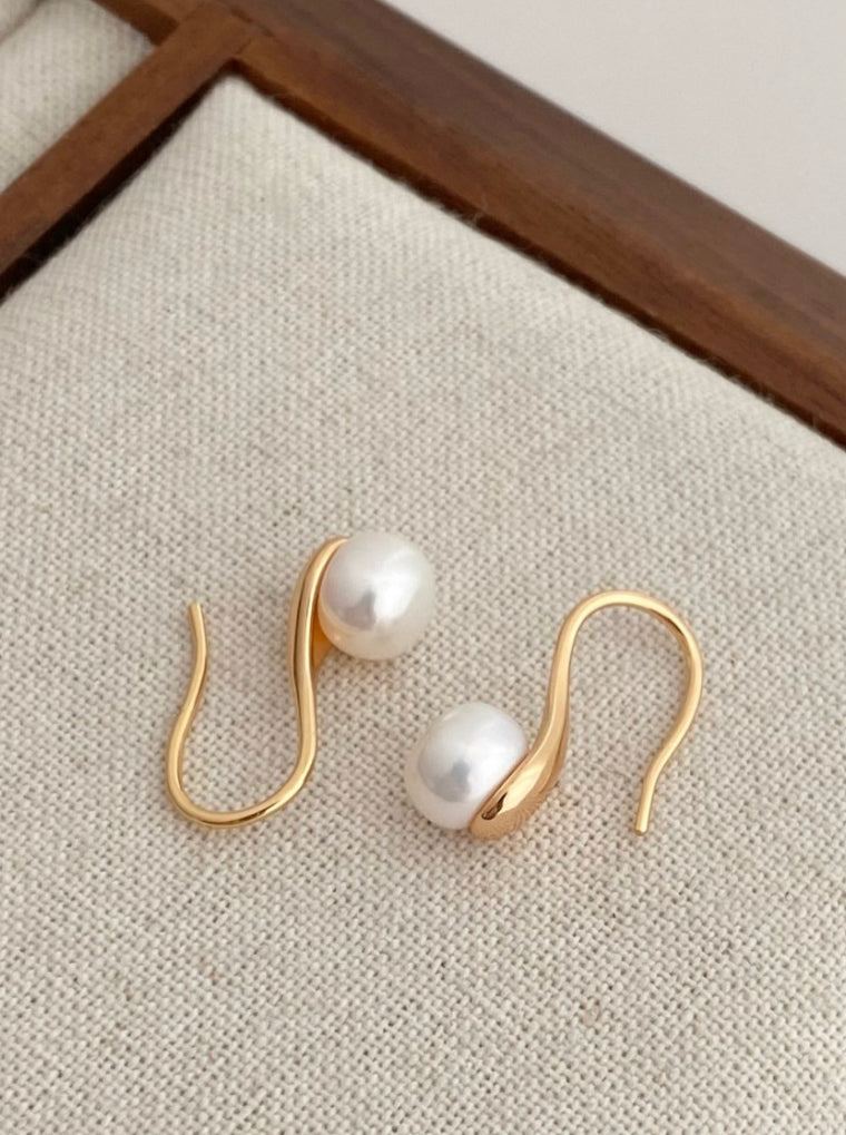 Simple Elegance Pearl Earrings - Pearlpetual