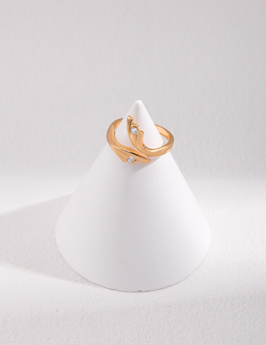 Interlocking Wave Ring - Pearlpetual