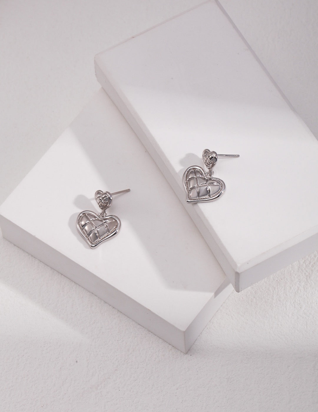 Pearlpetual 18k Gold Duo Heart Textured Earrings 4