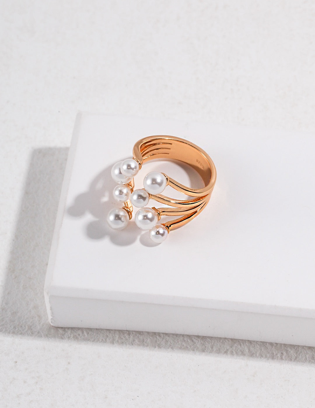 Pearlpetual Blossom 18k Gold Shell Pearl Ring 
