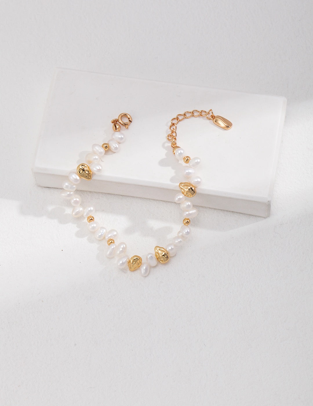 Pearlpetual Delight 18k Gold Baroque Pearl Bracelet