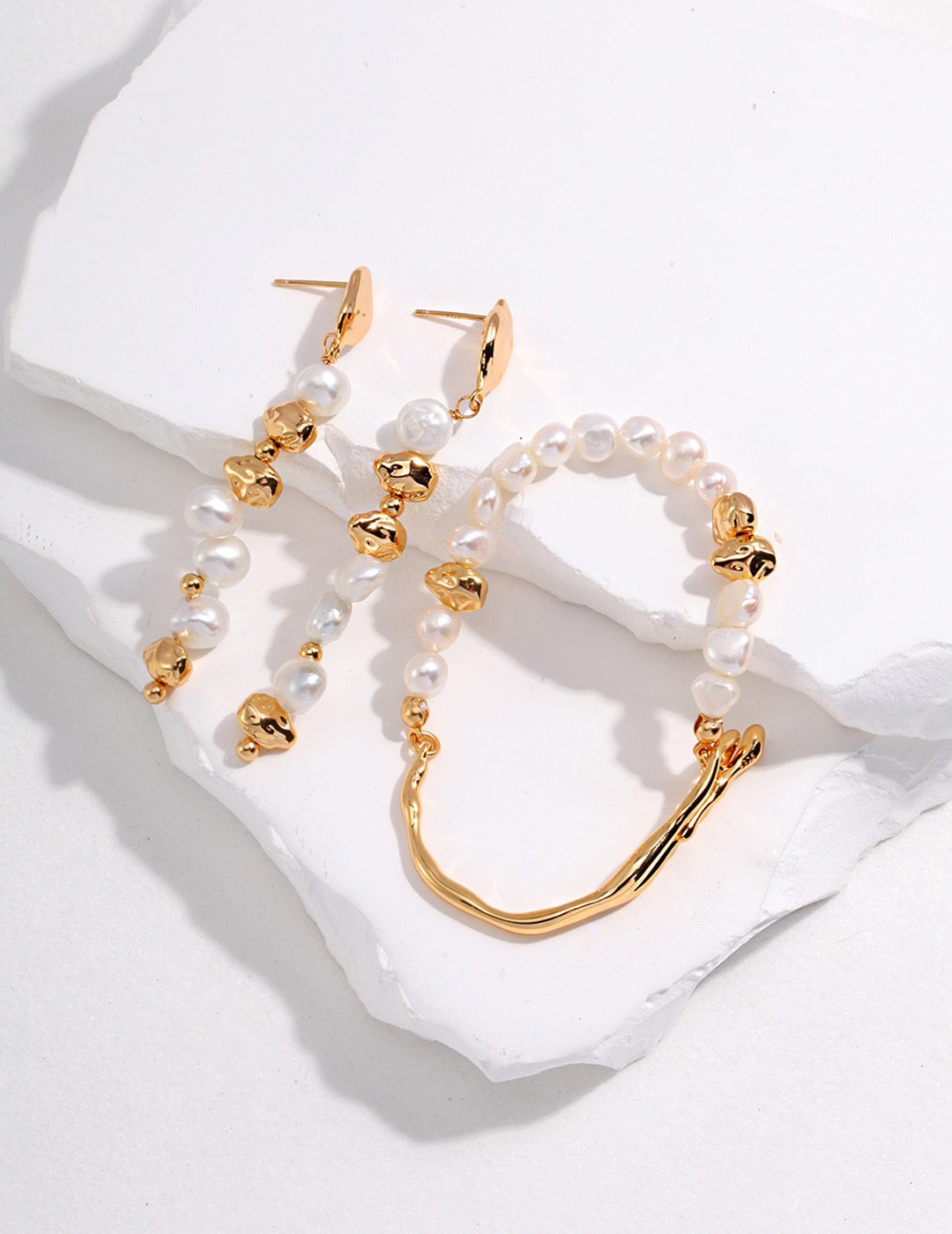 Delight 18k Gold Baroque Pearl Earrings - Pearlpetual