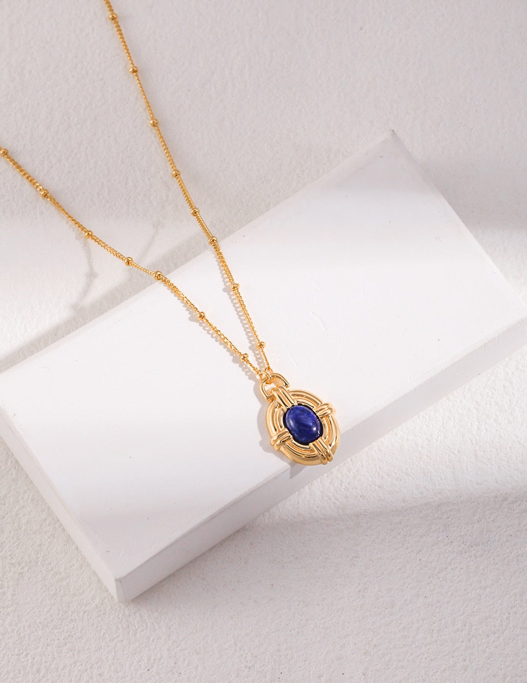 Vintage Lapis 18k Gold Necklace - Pearlpetual