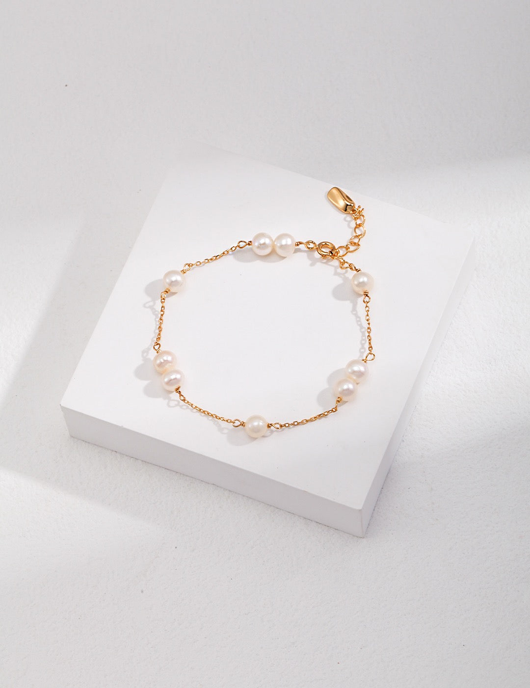 Whispering 18k Gold Pearl Bracelet - Pearlpetual