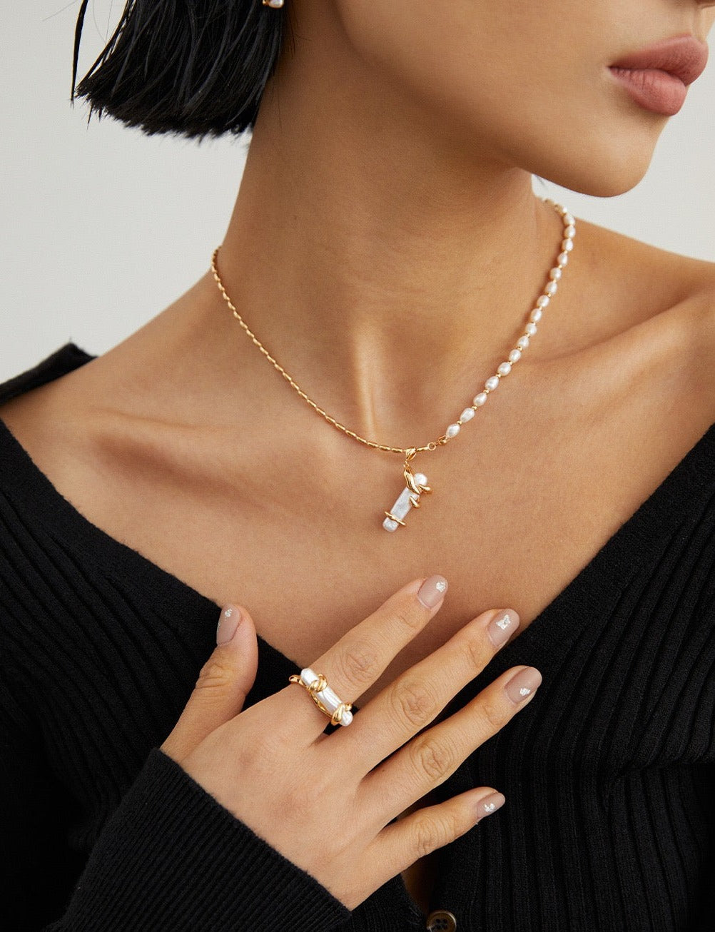 18k Gold Elongated Baroque Pearl Necklace - Pearlpetual