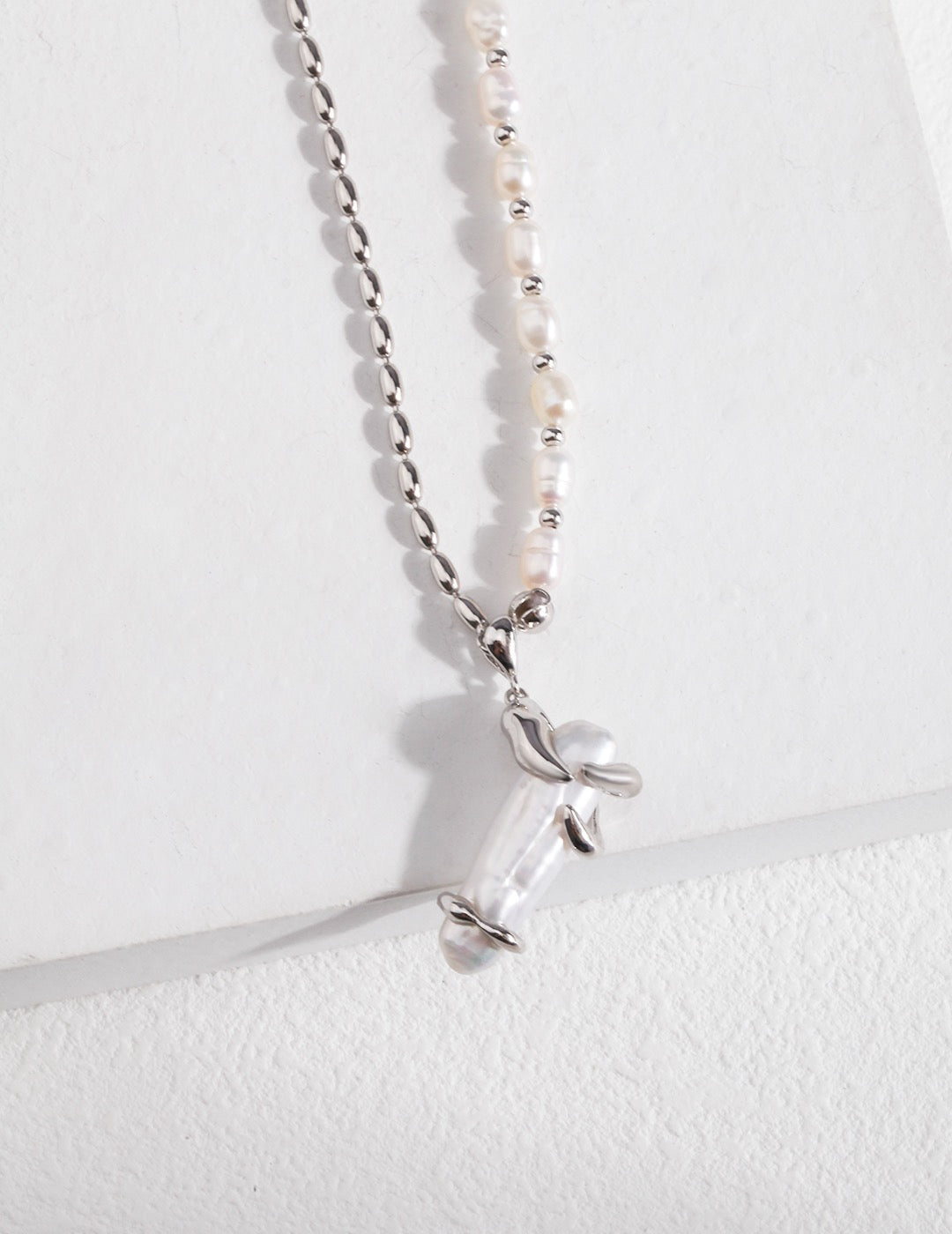 18k Gold Elongated Baroque Pearl Necklace - Pearlpetual