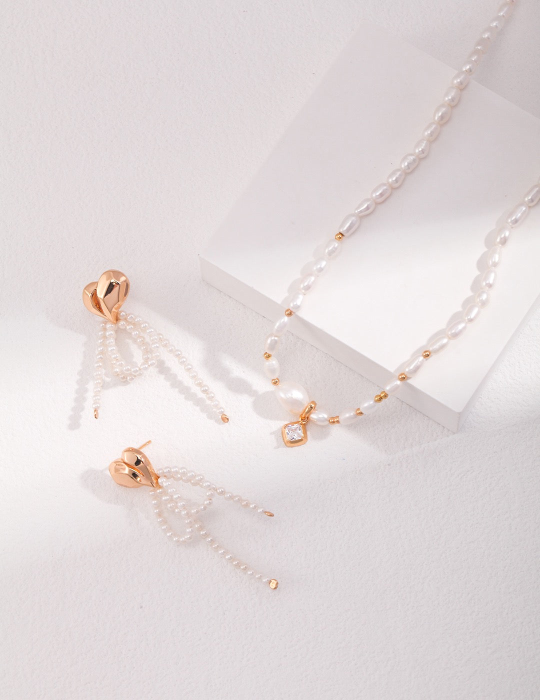 18k Gold Heart-shaped Cascade Pearl Earrings - Pearlpetual