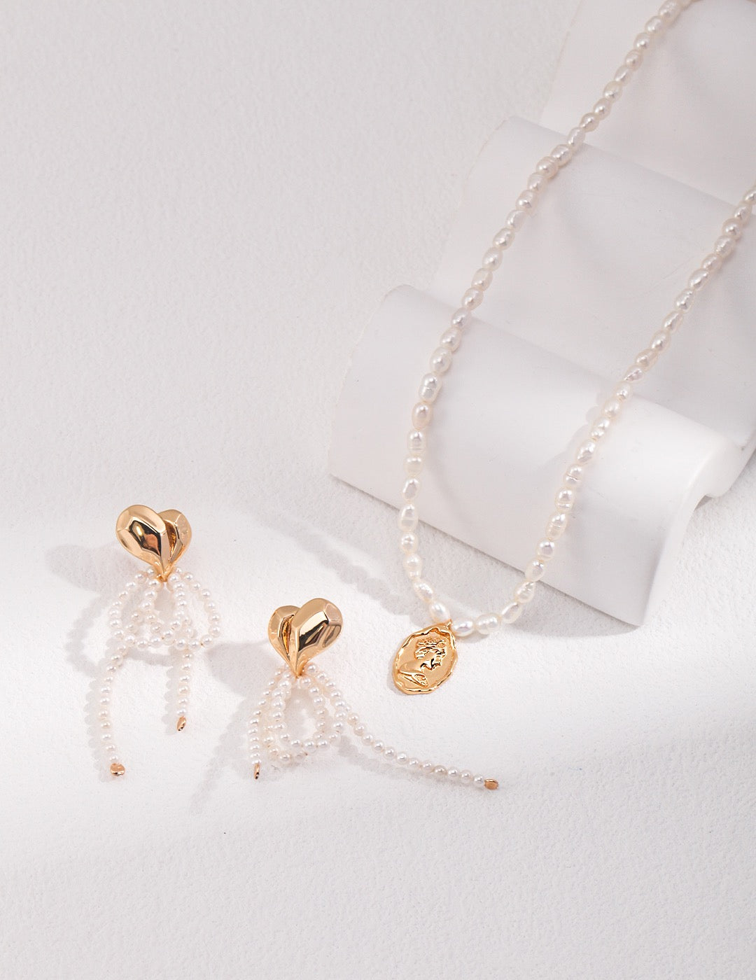 18k Gold Heart-shaped Cascade Pearl Earrings - Pearlpetual