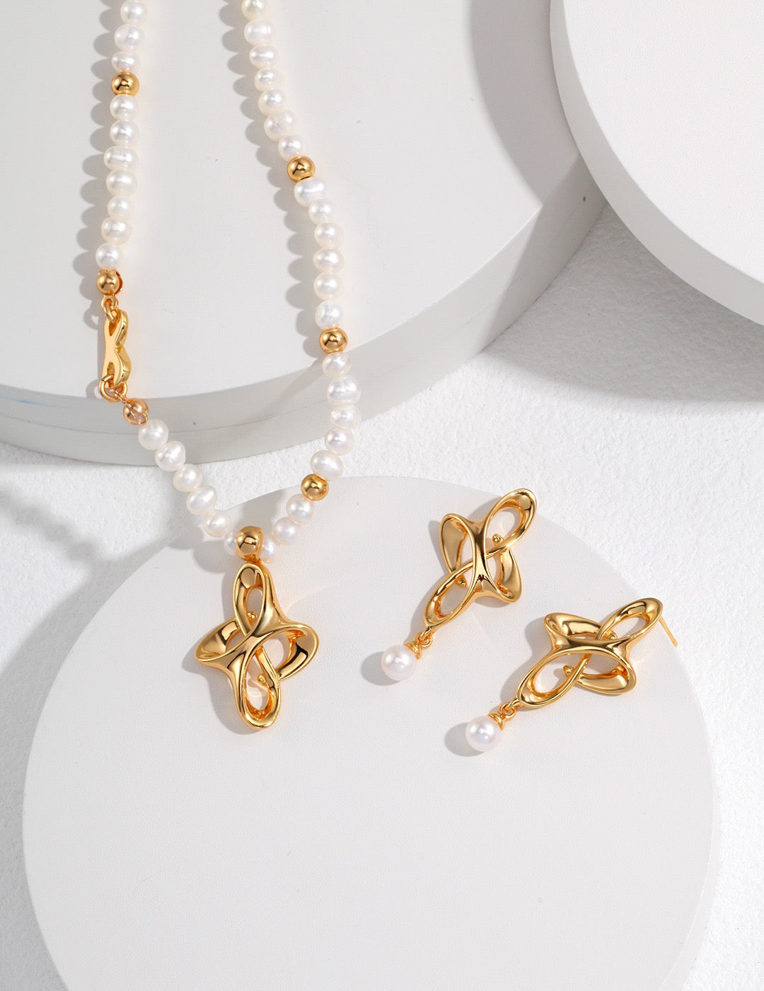 18k Gold Knot Elegance Pearl Necklace - Pearlpetual