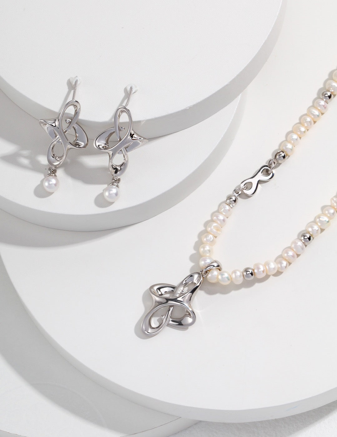 18k Gold Knot Elegance Pearl Necklace - Pearlpetual