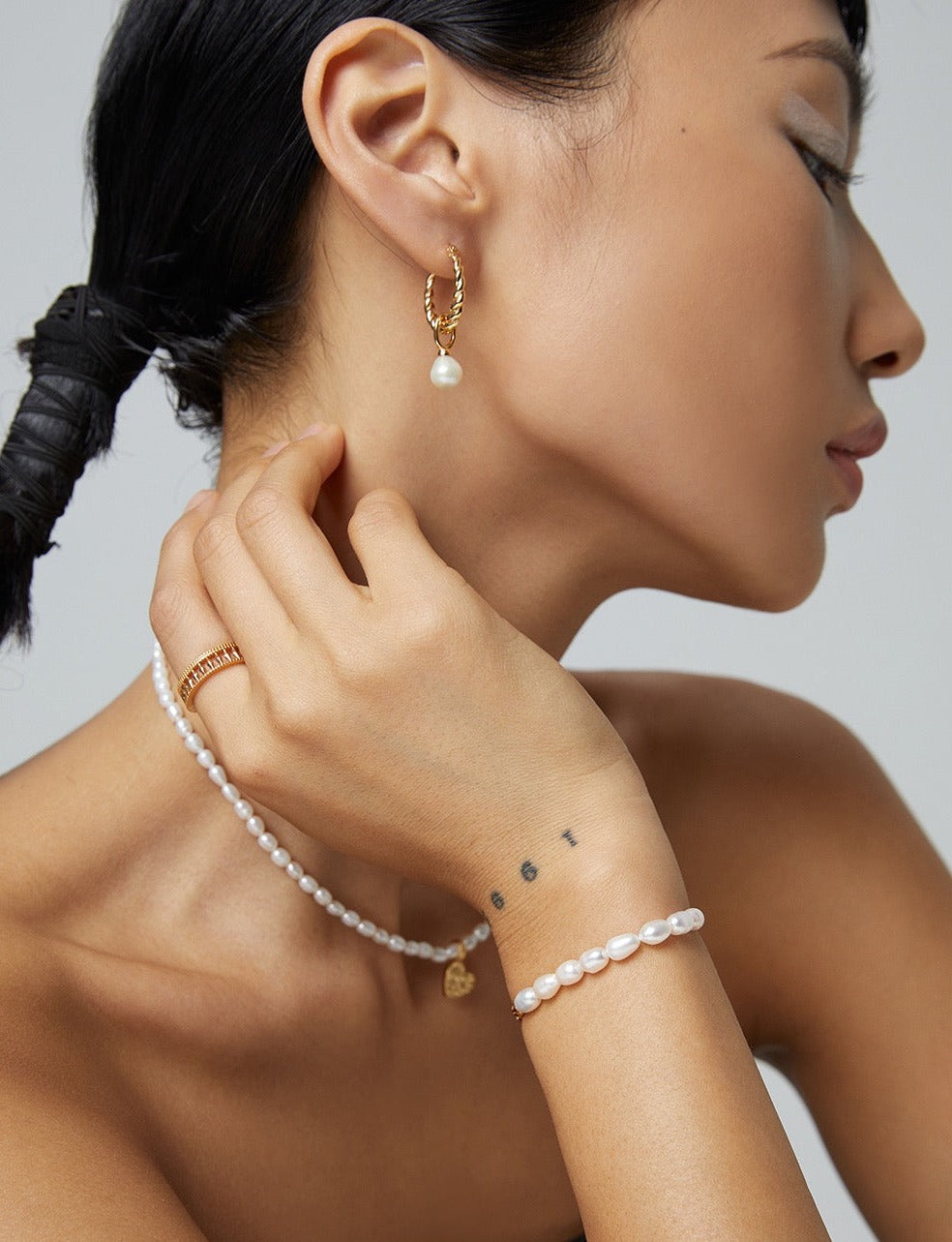 Cable Hoop 18k Gold Pearl Earrings - Pearlpetual