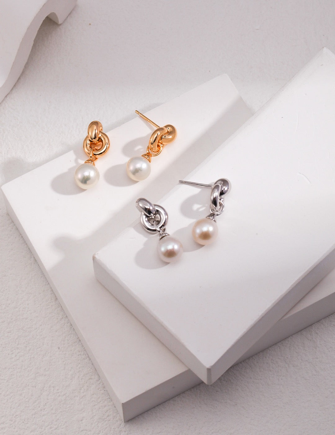 Dainty Knot 18k Gold Pearl Earrings - Pearlpetual