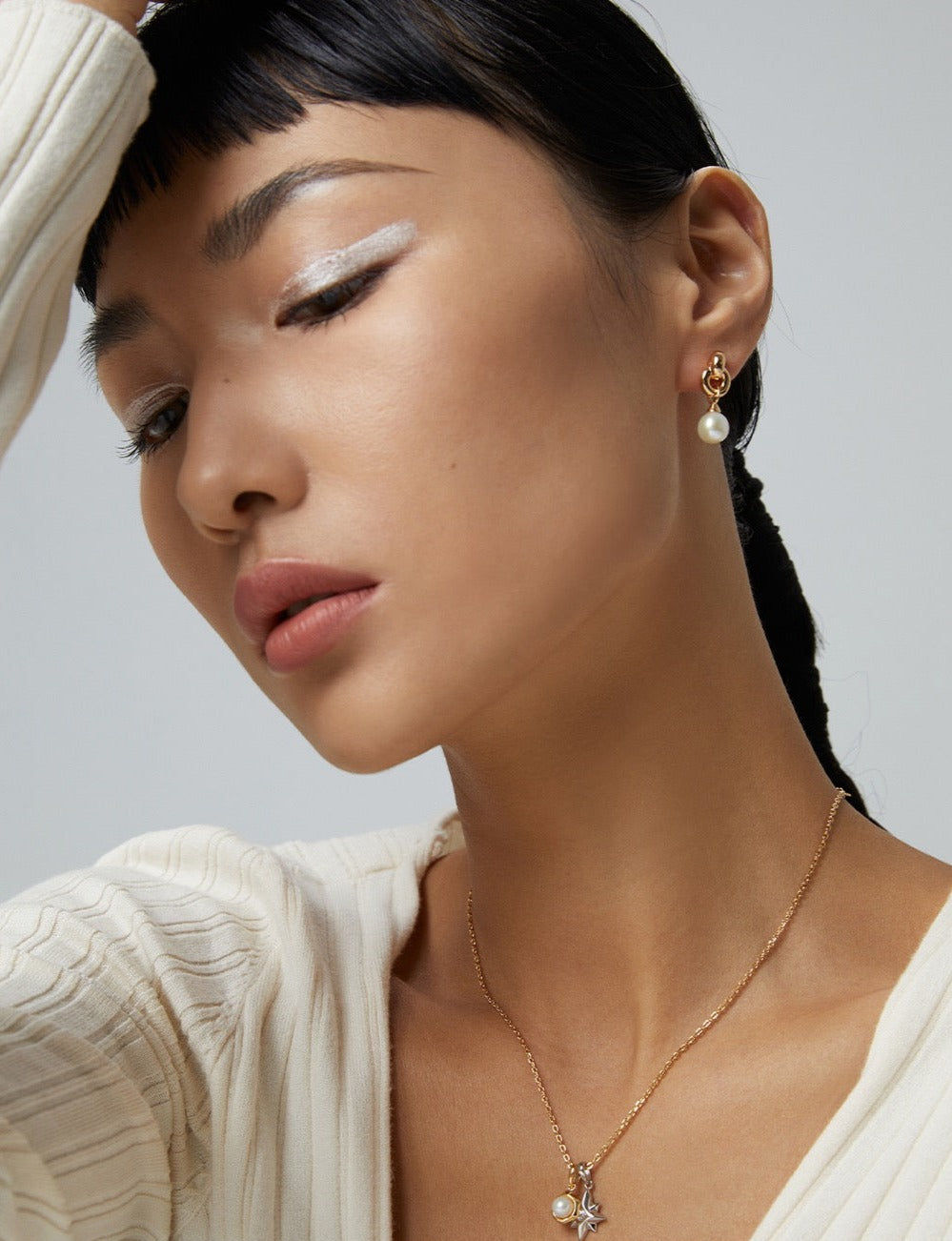 Dainty Knot 18k Gold Pearl Earrings - Pearlpetual