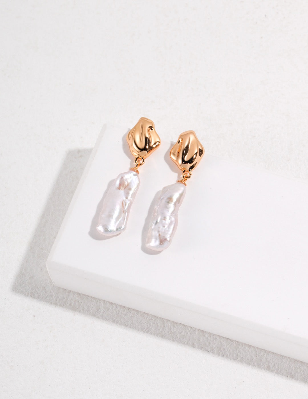 Radiance 18k Gold Baroque Pearl Earrings - Pearlpetual