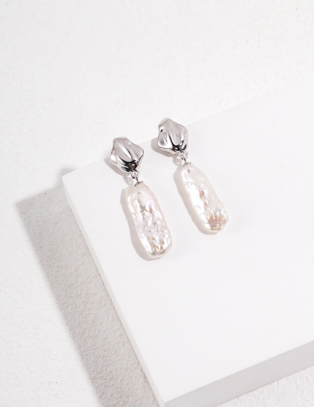 Radiance 18k Gold Baroque Pearl Earrings - Pearlpetual