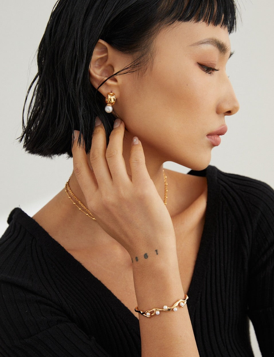 Wide Hoop 18k Gold Pearl Earrings - Pearlpetual